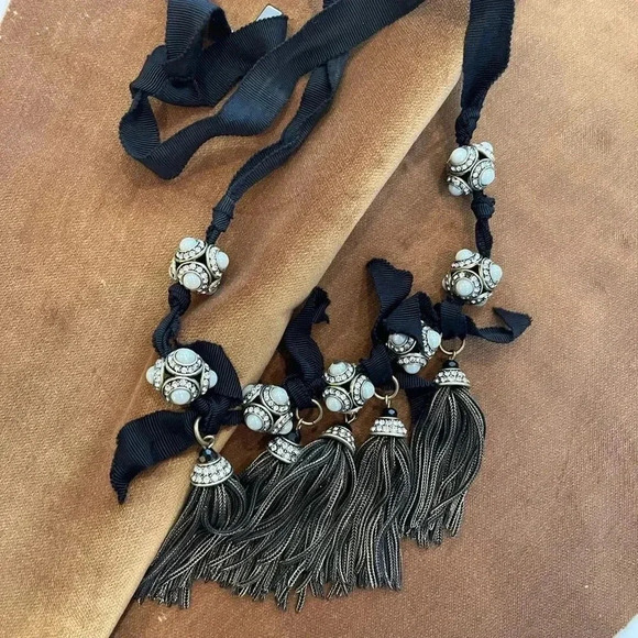 Like new black ribbon pearl and tassel necklace - Picture 5 of 5
